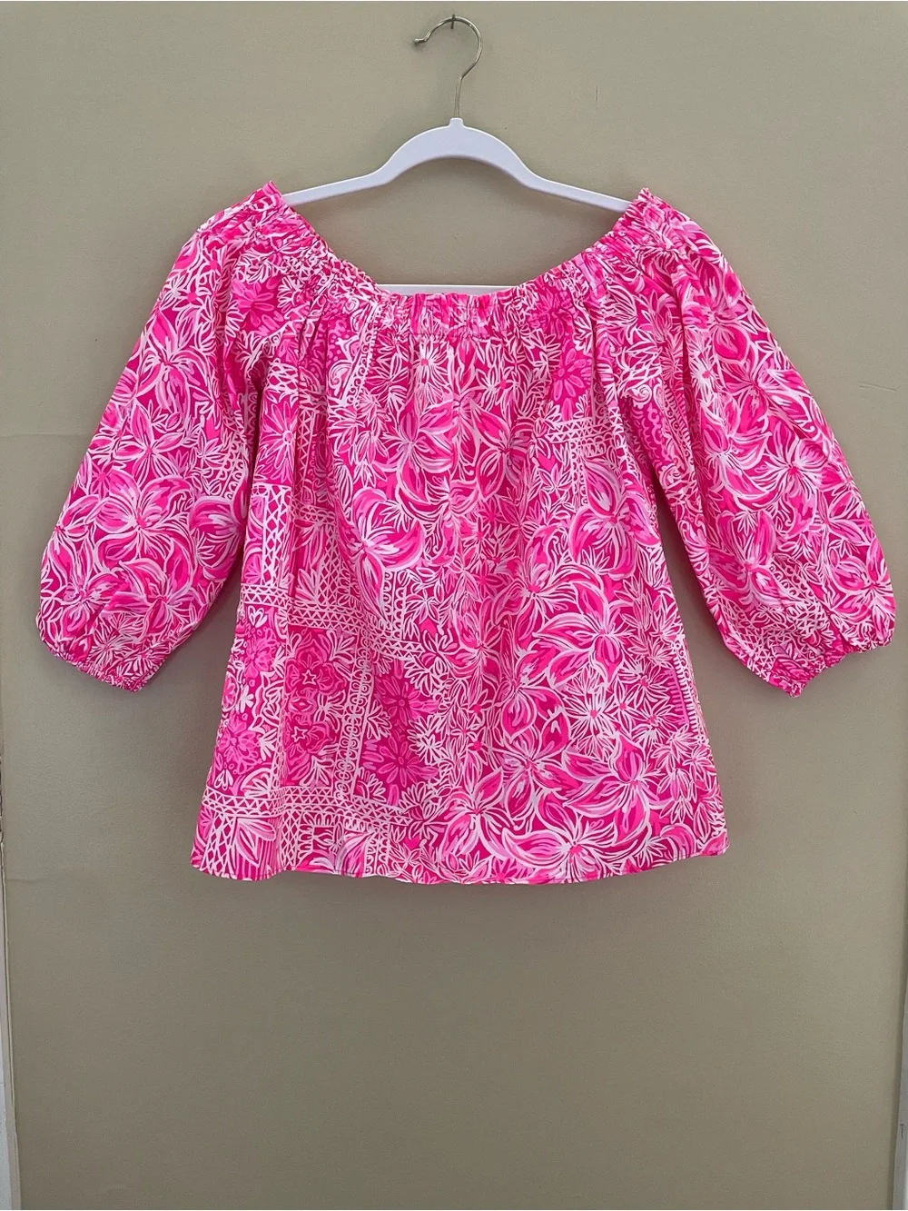 Lilly Pulitzer Winifred Off the Shoulder Pink New Blooms on the Block Size SMALL - Picture 2 of 4